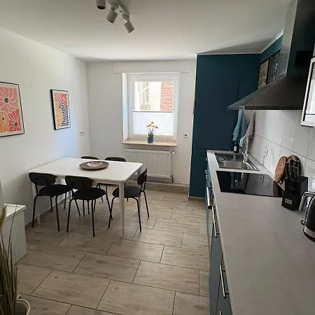 Apartment Giraffe